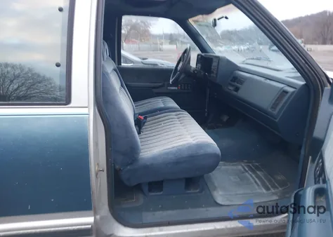 1992 Chevrolet Gmt-400 C1500 z USA, uszkodzony, nr VIN 2GCEC19K8N1167533